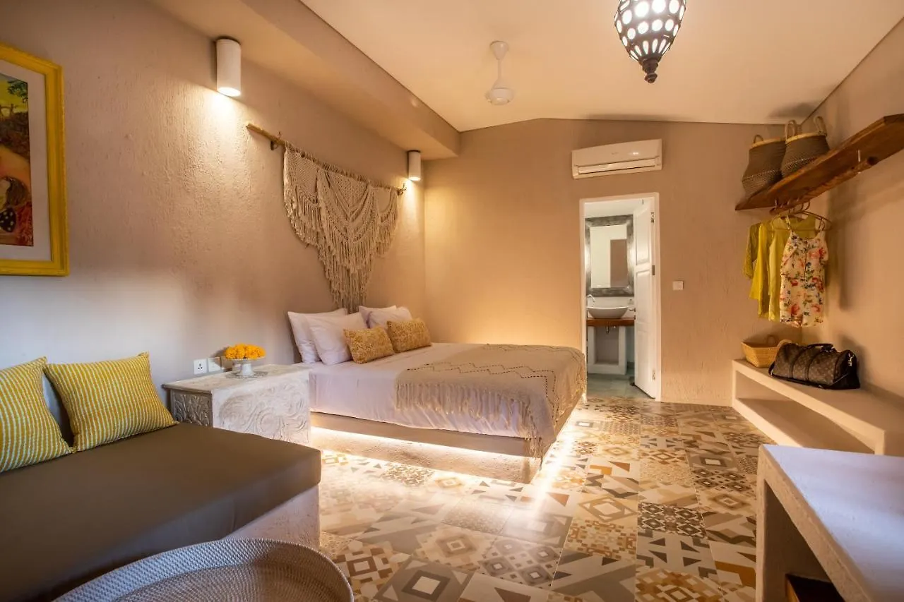 Bed and Breakfast Pinkprivate Sanur - For Cool Adults Only Отель типа 